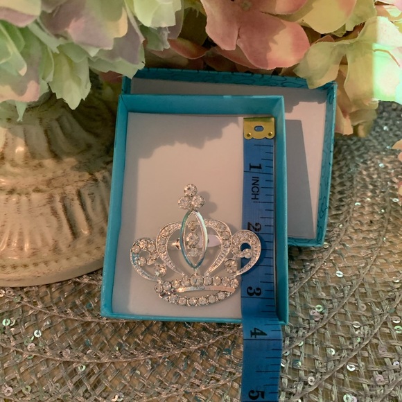 Royal Crown Queen Pin brooch - Picture 6 of 8